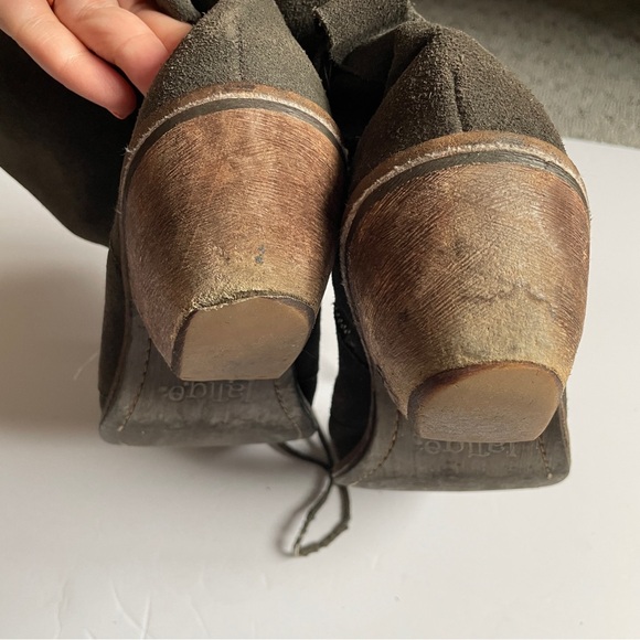 Gray suede Latigo Portland boots - size 9 - used condition - Picture 4 of 6